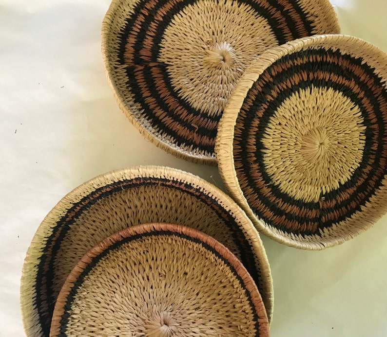 Set of 2 African boxes made of raffia