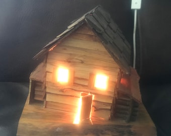 Wooden chalet table lamp