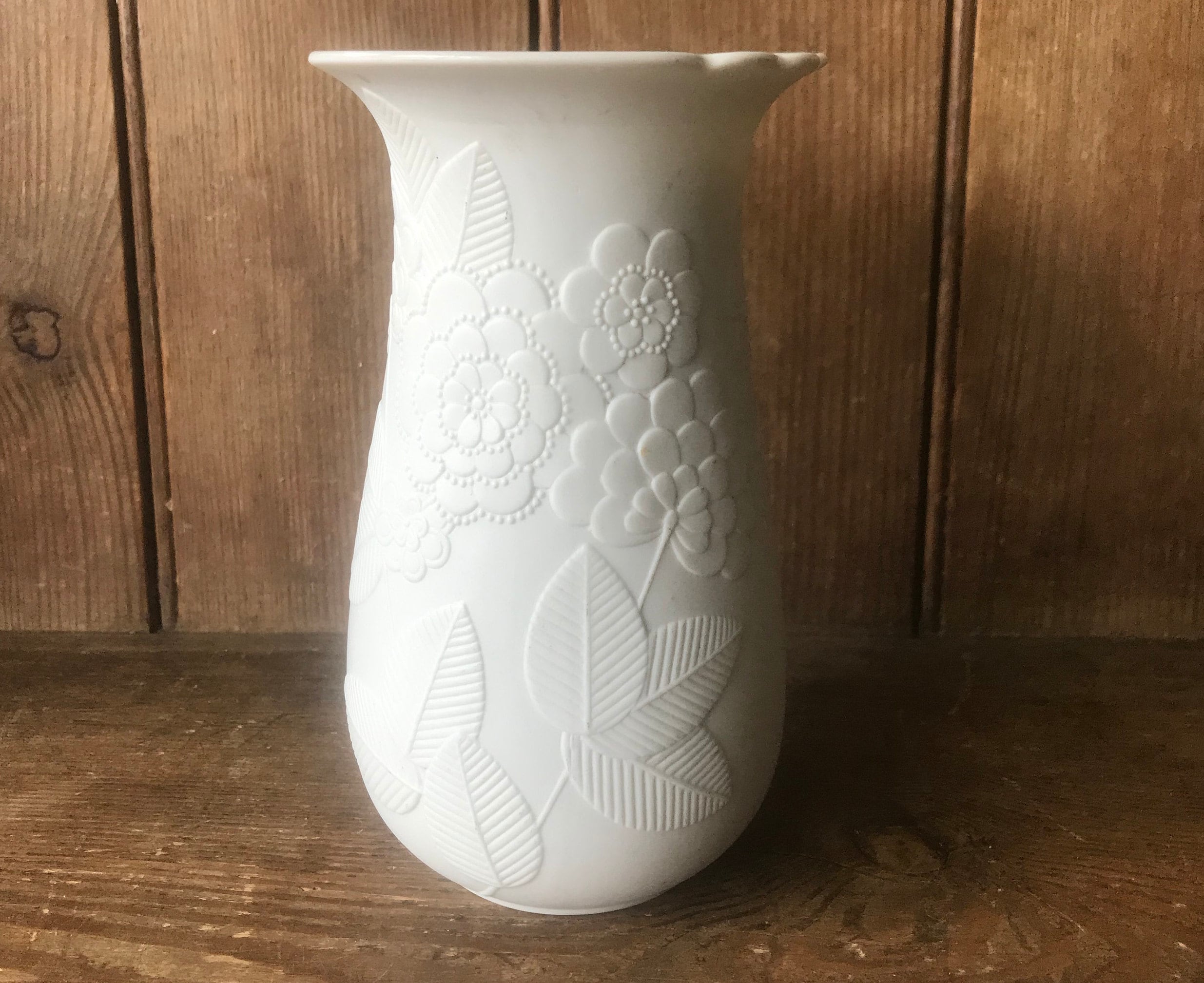 White Porcelain Vase, Kaiser, Germany Model Elba by Manfred Frey