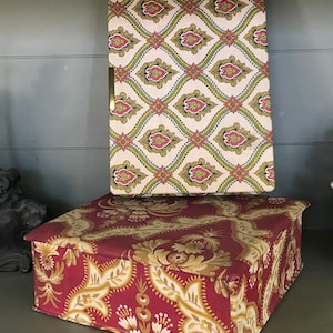 Ensemble de deux boîtes en carton couvertes de tissu