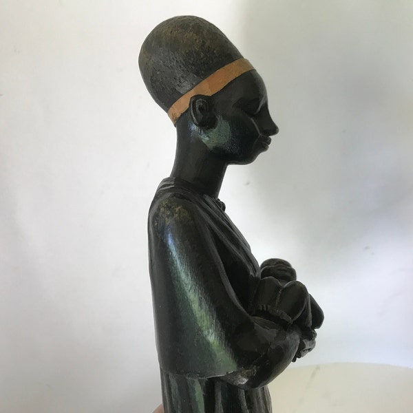 African statuette, woman and child