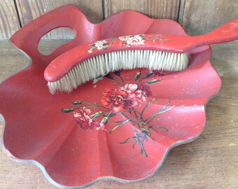 Nice table tidy and its brush.