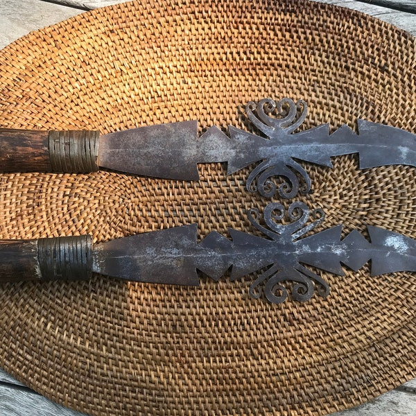 Couteau ou épée courte Konda, RDC, vers 1960, ensemble de 2 pièces.