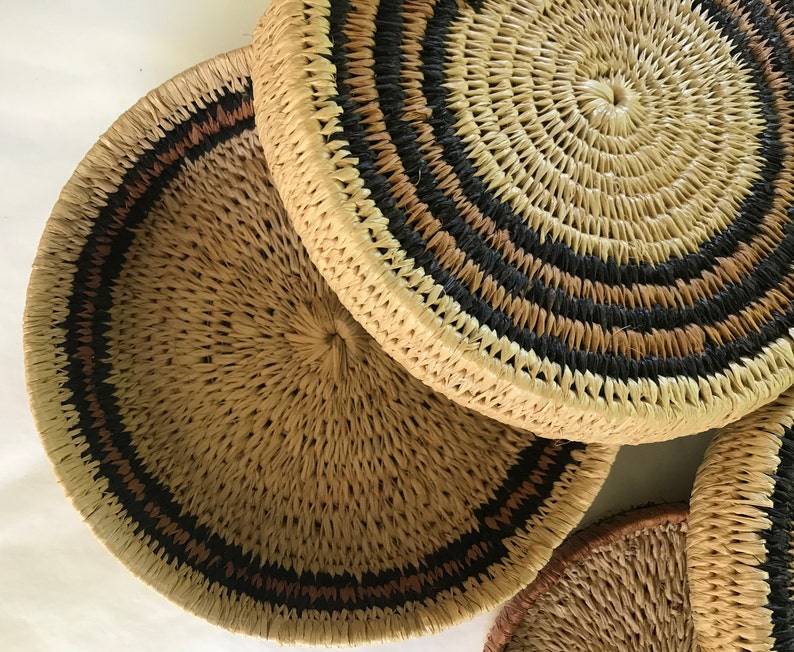 Set of 2 African boxes made of raffia
