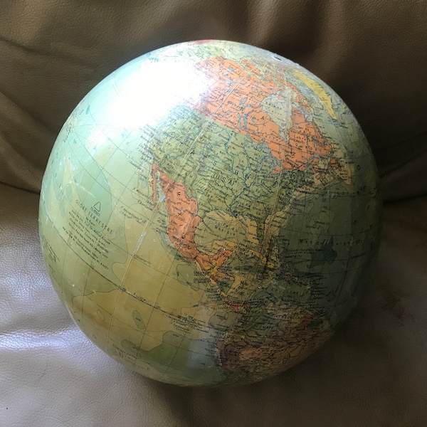 Globe terrestre en carton sans pied