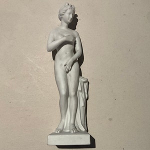 Estatueta de biscoito, Vênus no banho, segundo Antonio Frilli