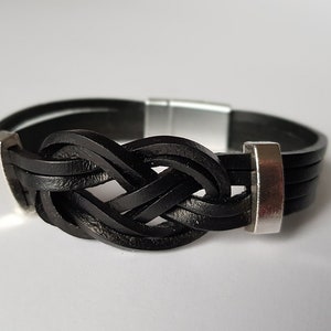 Leather bracelet Braided leather bracelet Unisex jewelry Genuine leather Stainless steal magnetic clasp Easy to wear Comfortable bracelet