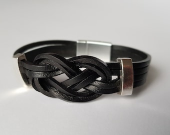 Pulsera de cuero Pulsera de cuero trenzado Joyería unisex Cuero genuino Broche magnético de acero inoxidable Fácil de usar Pulsera cómoda