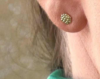 Pendientes únicos, pendientes pequeños, joyas indias, pendientes pequeños de oro, pendientes diminutos, pendientes pequeños de oro, se adaptan al trago y al hélix