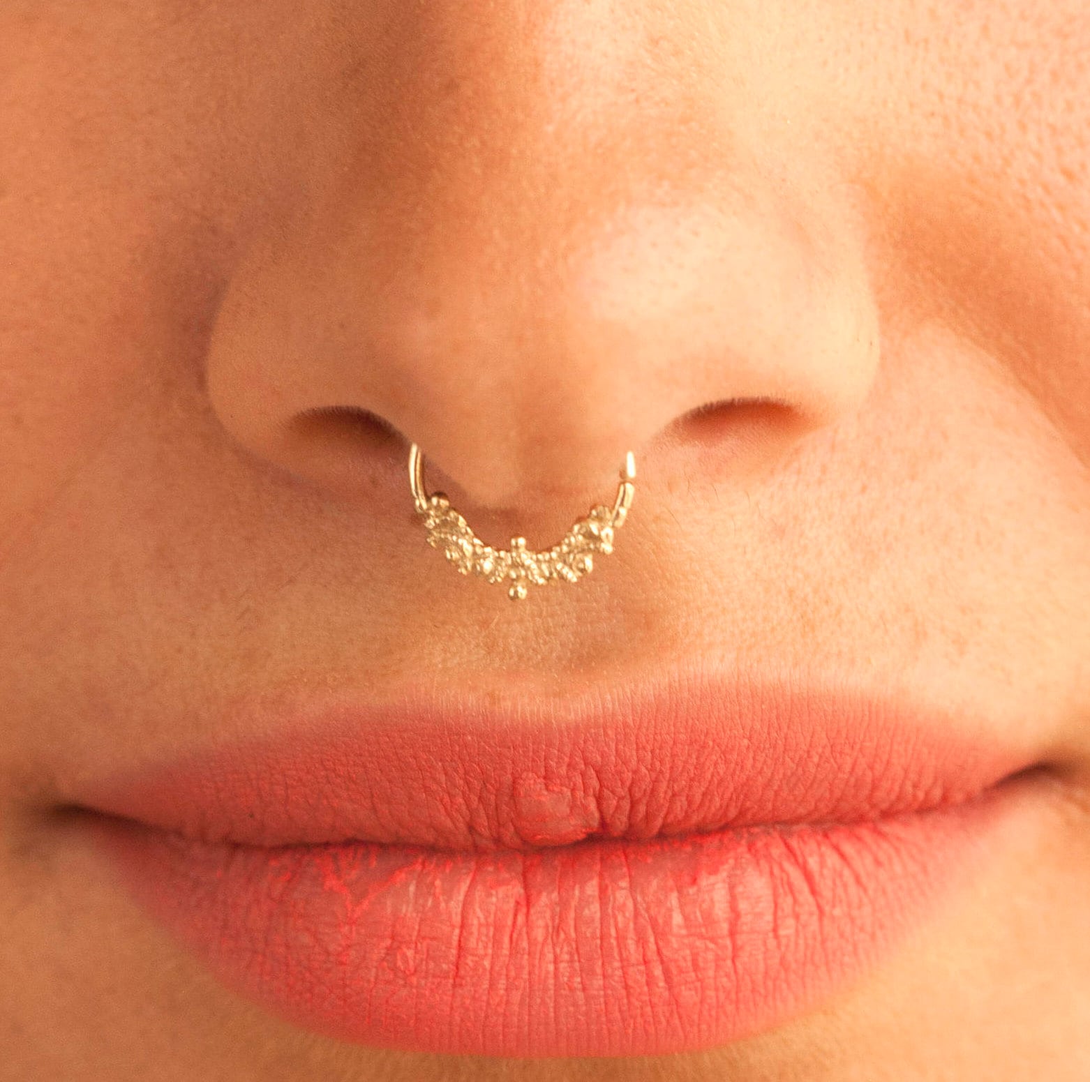 Gold septum clicker nose ring 16G - Rosery Poetry