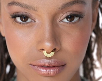 18k Gold Septum Ring, Statement Piercing Jewelry, Unique Septum, Indian Gold Septom Ring, Fan Septum Ring, 18k Septum Nose Ring, 16g, 18g