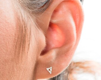 TOGA ARCHIVES Triangle Fringe Earrings - Green | THEROOM