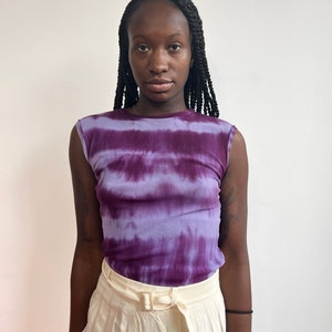 Y2K paarse lavendel tie-dye mesh Petit Pois tank en sjaalponchoset met kralen afbeelding 7