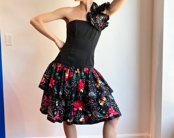 80’s Victor Costa for Bergdorf Goodman Cotton Floral Black Bodice Cocktail Dress One Strap Strapless