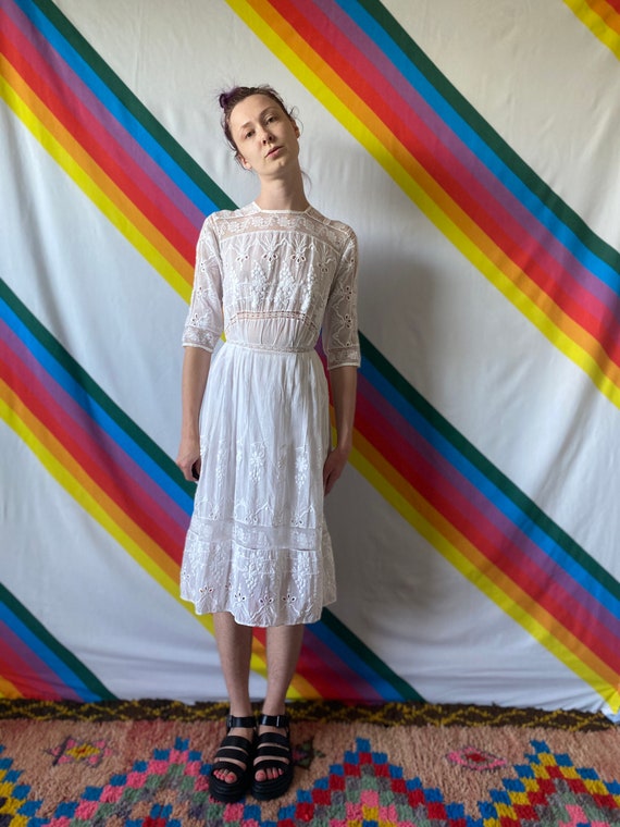 Edwardian Antique Daisy Lace Cotton Lawn Dress Mid