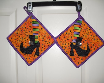 If The Shoe Fits Potholder Pattern in PDF, Instant Download, Potholder Pattern, Witch Shoes, Quilt Block, Halloween, Halloween potholders