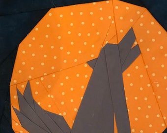 HOWLING WOLF Paper Pieced Block Pattern in PDF