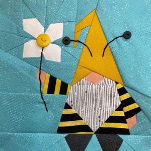 BUMBLE BEE GNOME Block, Paper Pieced Pattern, Quilt Block, pdf, instant download, Gnome Pattern