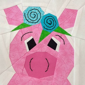 PIG WITH FLOWERS Paper Pieced Block Pattern in pdf, Instant Download, Pig Quilt Block, Paper Pieced Pig, Pig with Wreath, Made By Marney