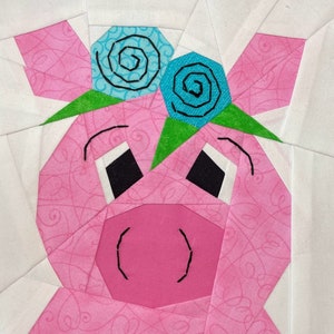 Patrón de bloque de colcha con diseño de cerdo y flores (PDF)