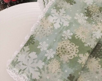 Christmas Napkins, Set of 2 Green Snowflake Napkins, Lace Trimmed Holiday Napkins