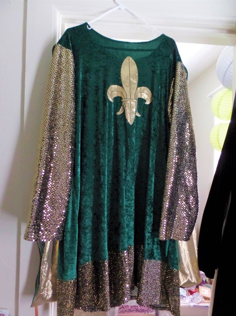 Custom made men/'s boy/'s medieval renaissance green and gold clothing costume top with cape smoke free Medieval Rennaisance French cosplay