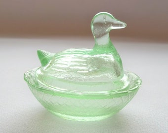 Salt Cellar Dip Mosser USA Tiny Bowl Eyewinker Green Opalescent Glass Salt Cellar Dip Mosser USA Tiny Bowl Eyewinker Green Opalescent Glass