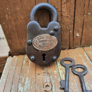 Miniature Mini Cast Iron Sing Sing Prison 1825 New York Lock & Keys Padlock Works Gate Bridge Lock!