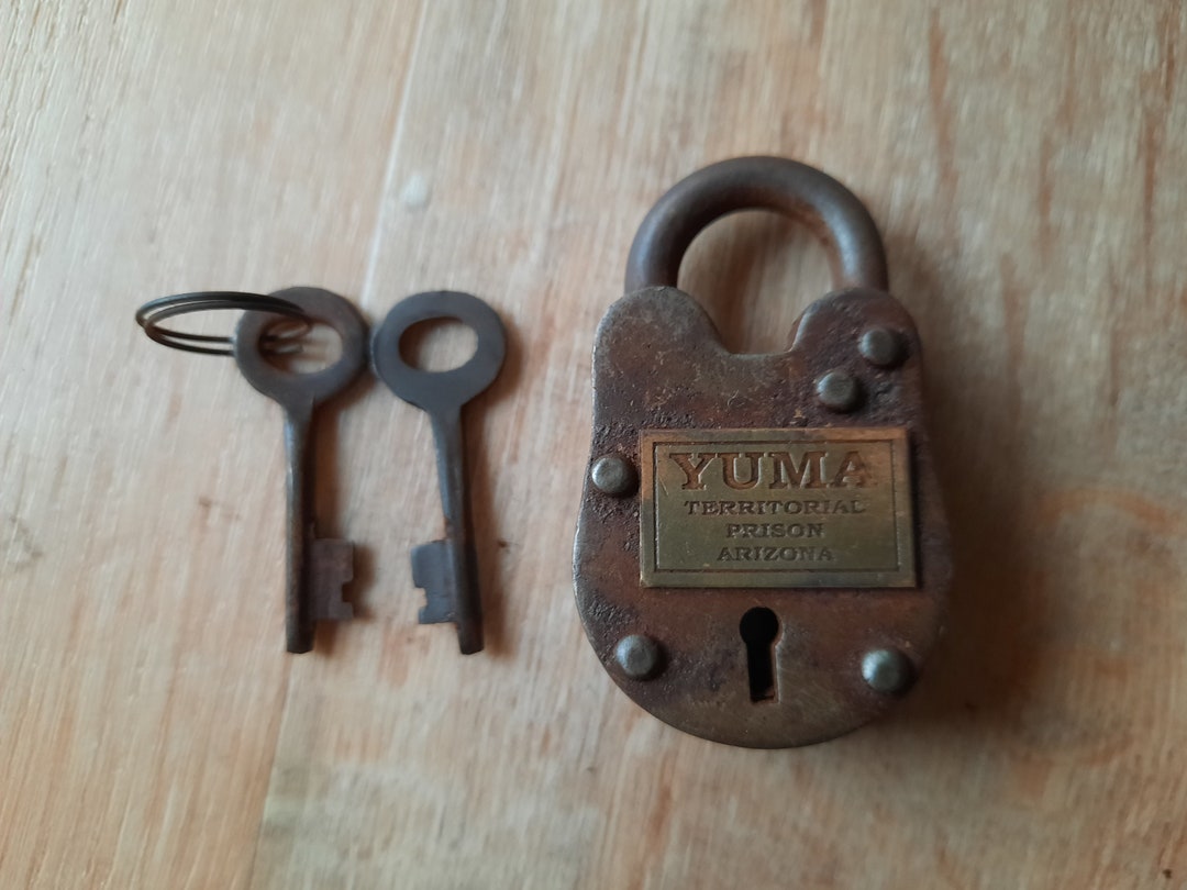 Miniature Mini Cast Iron Yuma Territorial Prison Arizona Lock Padlock & Keys Gate Lock