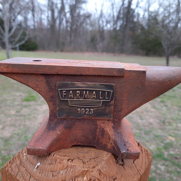 Large Heavy Cast Iron Farmall 1923 Anvil IH Blacksmith Tool 6 1/2 Pounds 8 Inches Long