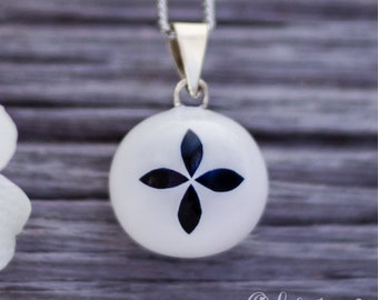 Pregnancy Necklace , Bola , Musical Ball , Pregnant Woman Necklace , Maternity Necklace , White , Black, Black and white , Flower , Petals