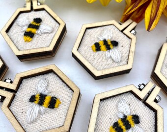 Embroidered Bee Magnet - Kitchen Fridge Decor Gift for Bee Lovers, Small Favor Keeper