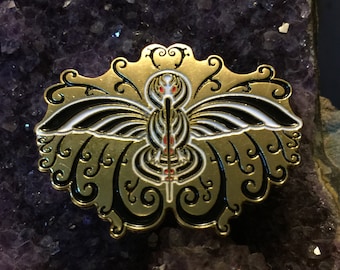 HummingBass black/ white/ gold Hat Pin