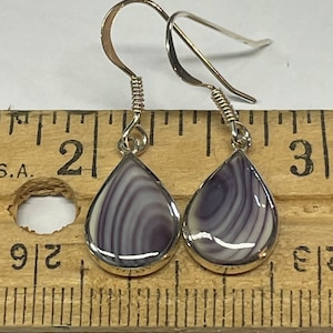 E1206 Wampum quahog shell sterling silver earrings dangle pear shaped