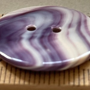 5298 25mm button quahog wampum purple