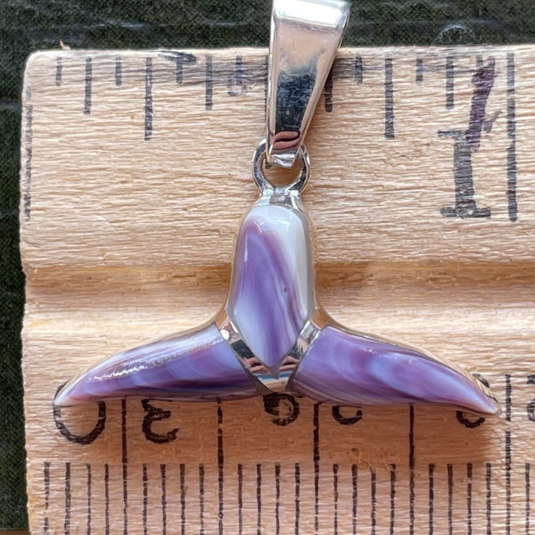 P1006 Small whale tail wampum quahog sterling silver pendant