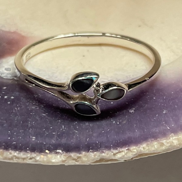 R1012 3 drops wampum quahog sterling silver ring