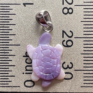 P3348 Small turtle pendant wampum quahog sterling silver