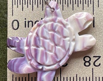 P3338 Turtle pendant sterling silver loop through leg wampum quahog