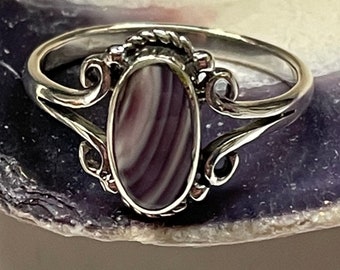 R1024 Wampum quahog oval with designs sterling silver ring