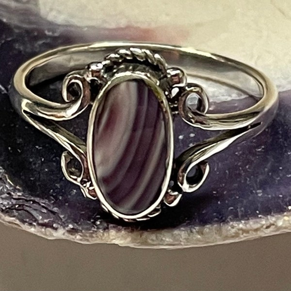 R1024 Wampum quahog oval with designs sterling silver ring