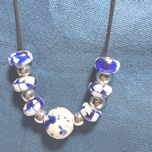 Beaded Necklace in Navy & White