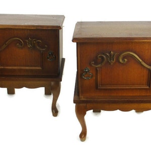 Paar Vintage Nachttische Beistelltische Kommode 50er Jahre Waschtischunterschränke Stil Louis XVI Mid Century