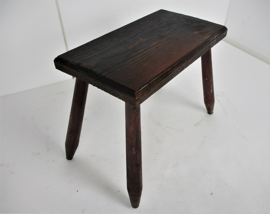 Hand Carved wood  Milking Stool Style Pedestal Table Plant Flower Bonsai Stand Side Table Barn Country Style Funky French, foto 3 di 5