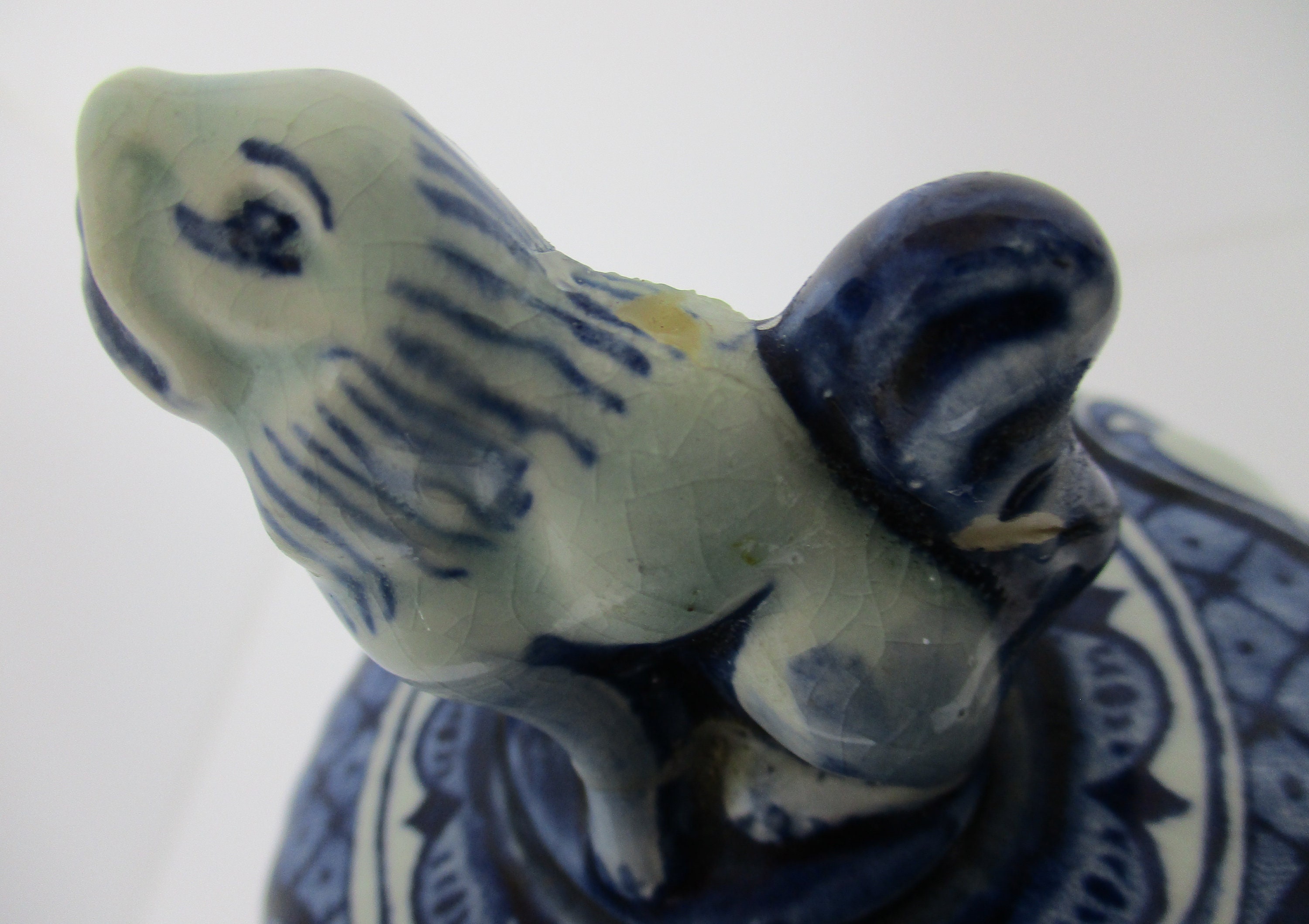 デルフトブルー ジンジャー；ロイヤルスフィンクスのフ−ドック壷、花