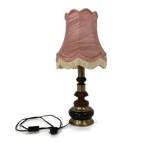 Lampada da tavolo, scrivania, comodino, Hollywood Regency, ottone e legno, bellissimo paralume rosa