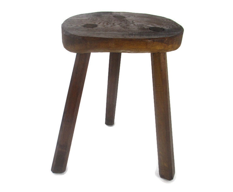 tabouret de traite antique en bois sculpté à la main guéridon style grange funky