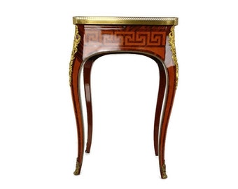 Italienskt bordsinlägg Mässingslister Vintage Louis XV-stil Trä Fantastisk blickfångare i intarsia