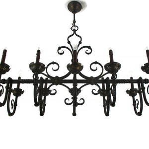 Lampadario a 10 Bracci in Ferro Battuto Gotico Francese del XIX Secolo HTF