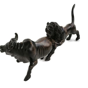Superbe figurine sculpture Forêt-Noire en bois sculpté à la main Taureau Lion vintage